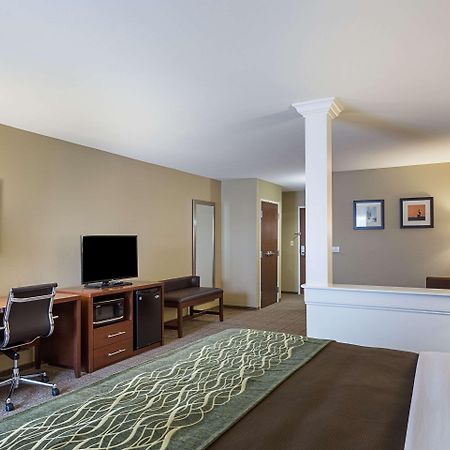 Comfort Inn & Suites Zachary Buitenkant foto