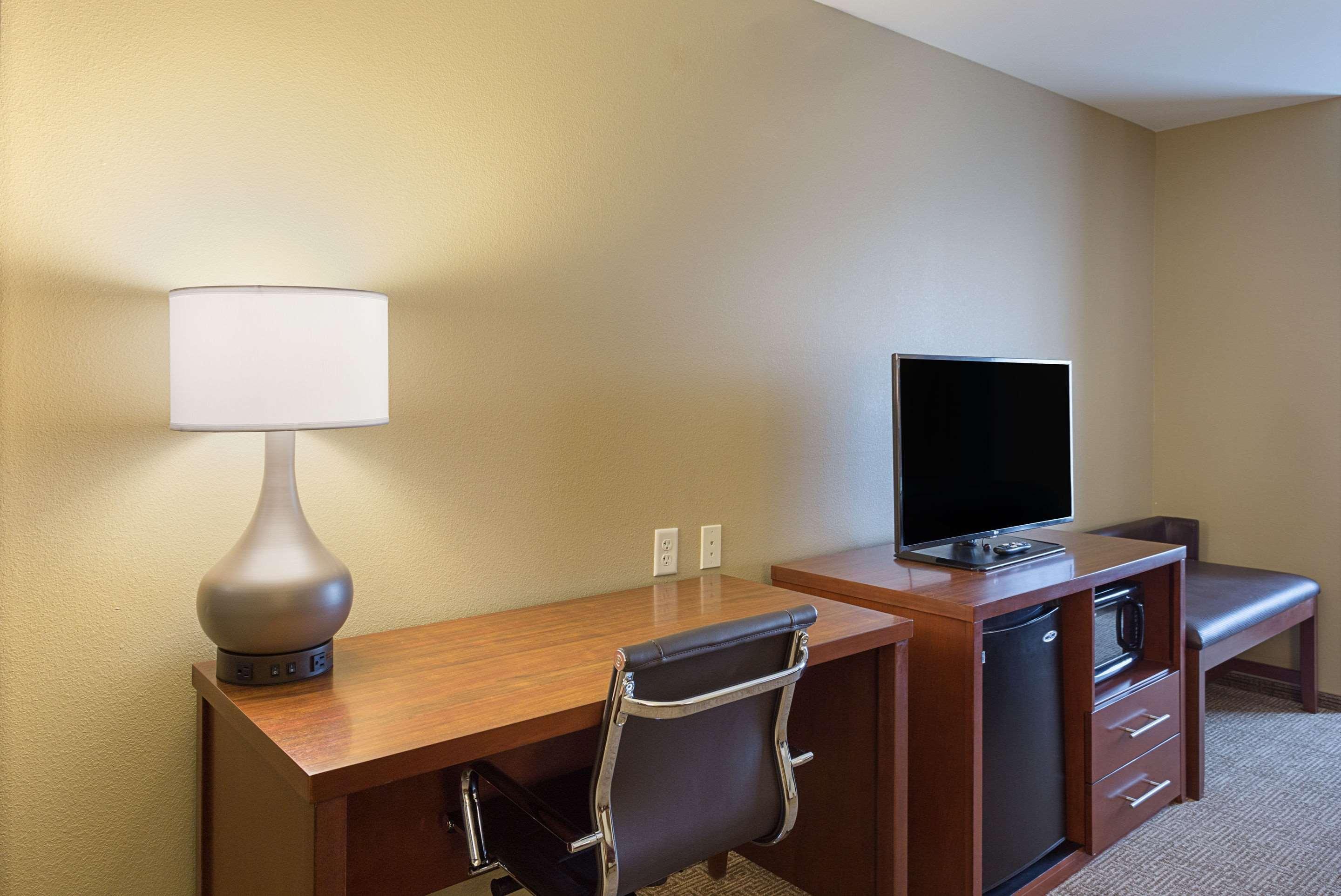 Comfort Inn & Suites Zachary Buitenkant foto