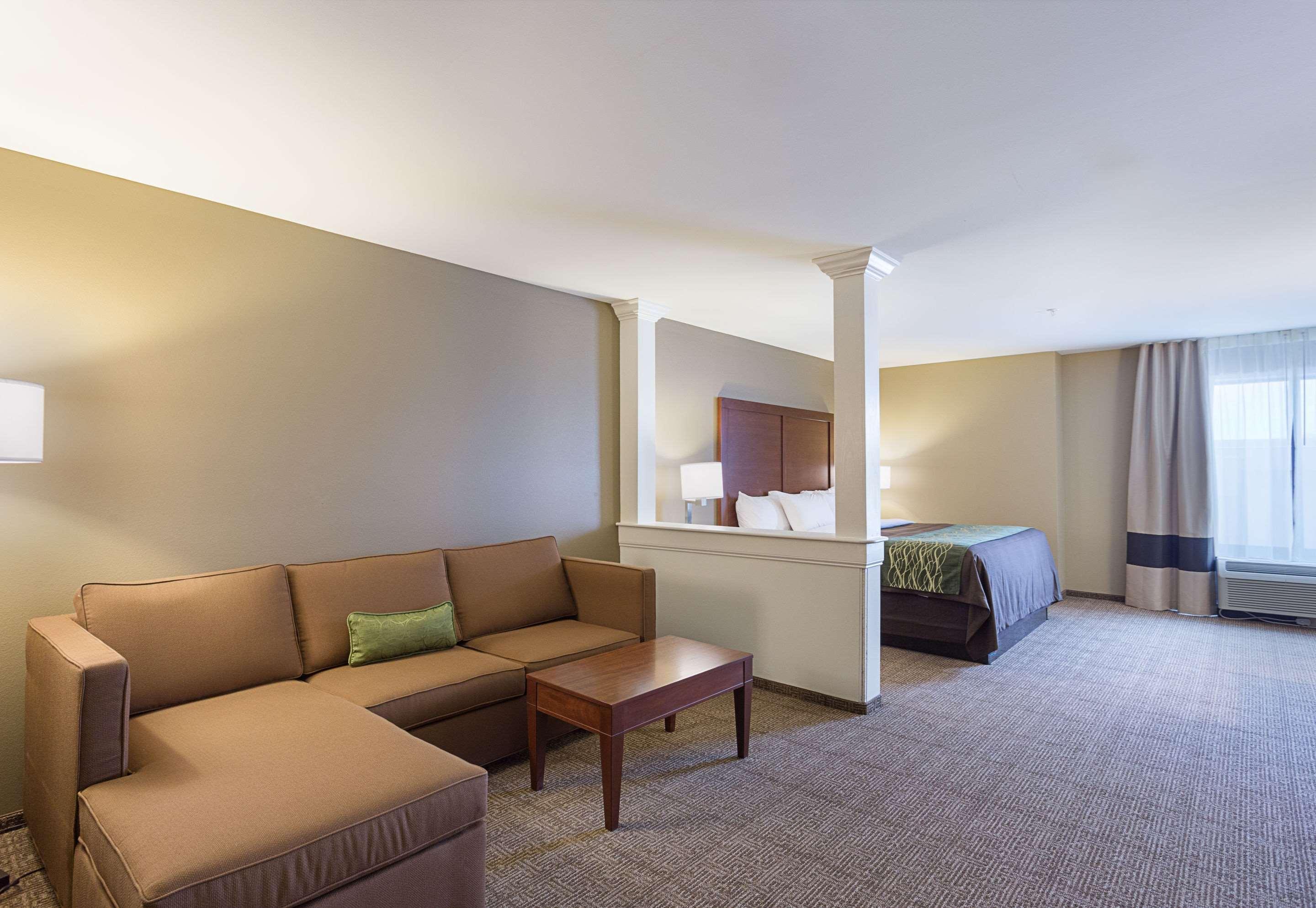 Comfort Inn & Suites Zachary Buitenkant foto