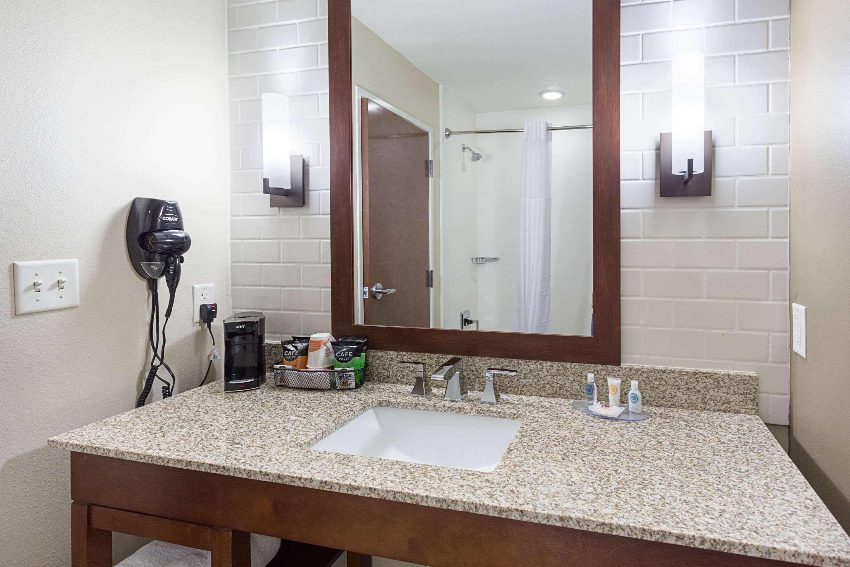 Comfort Inn & Suites Zachary Buitenkant foto