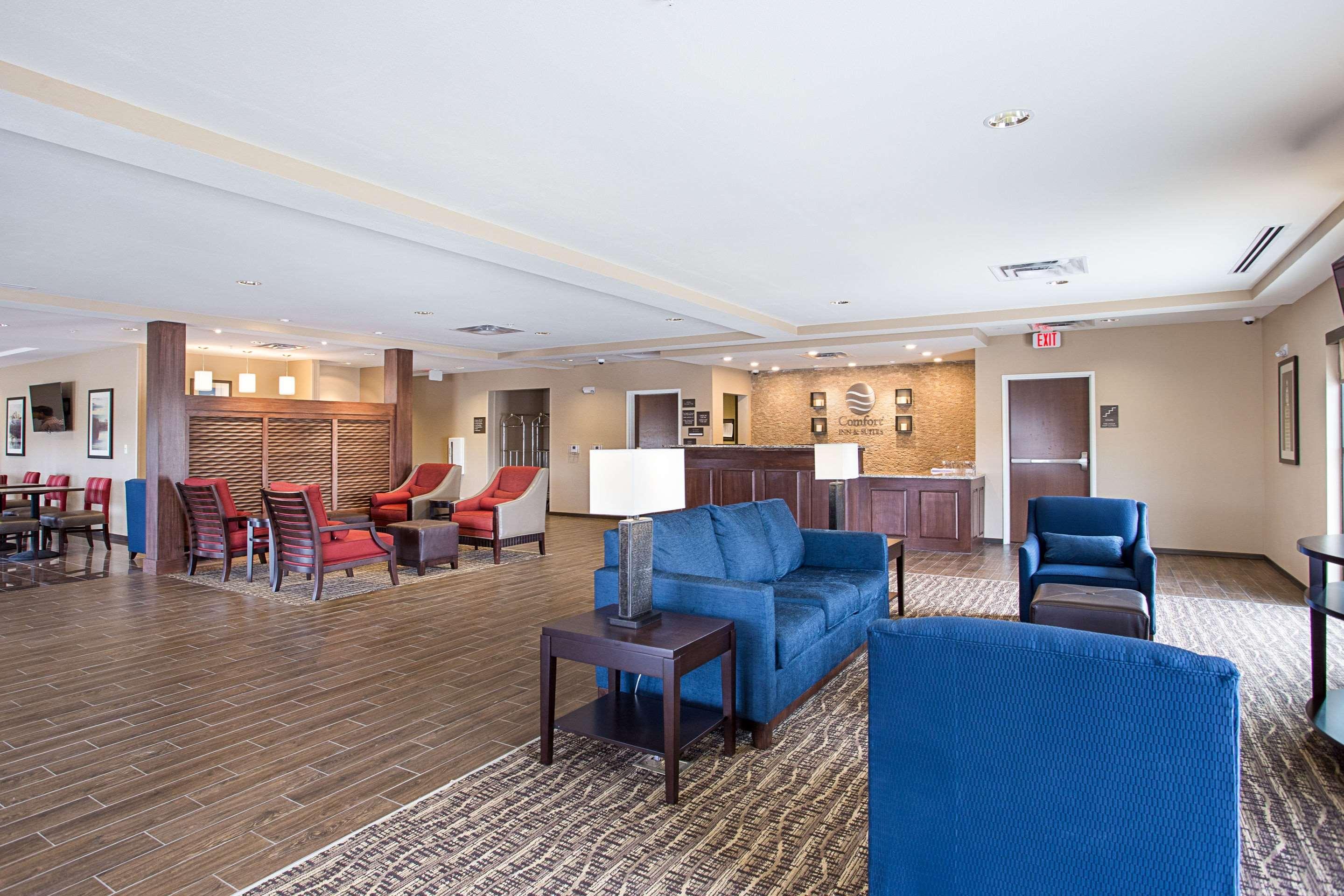 Comfort Inn & Suites Zachary Buitenkant foto