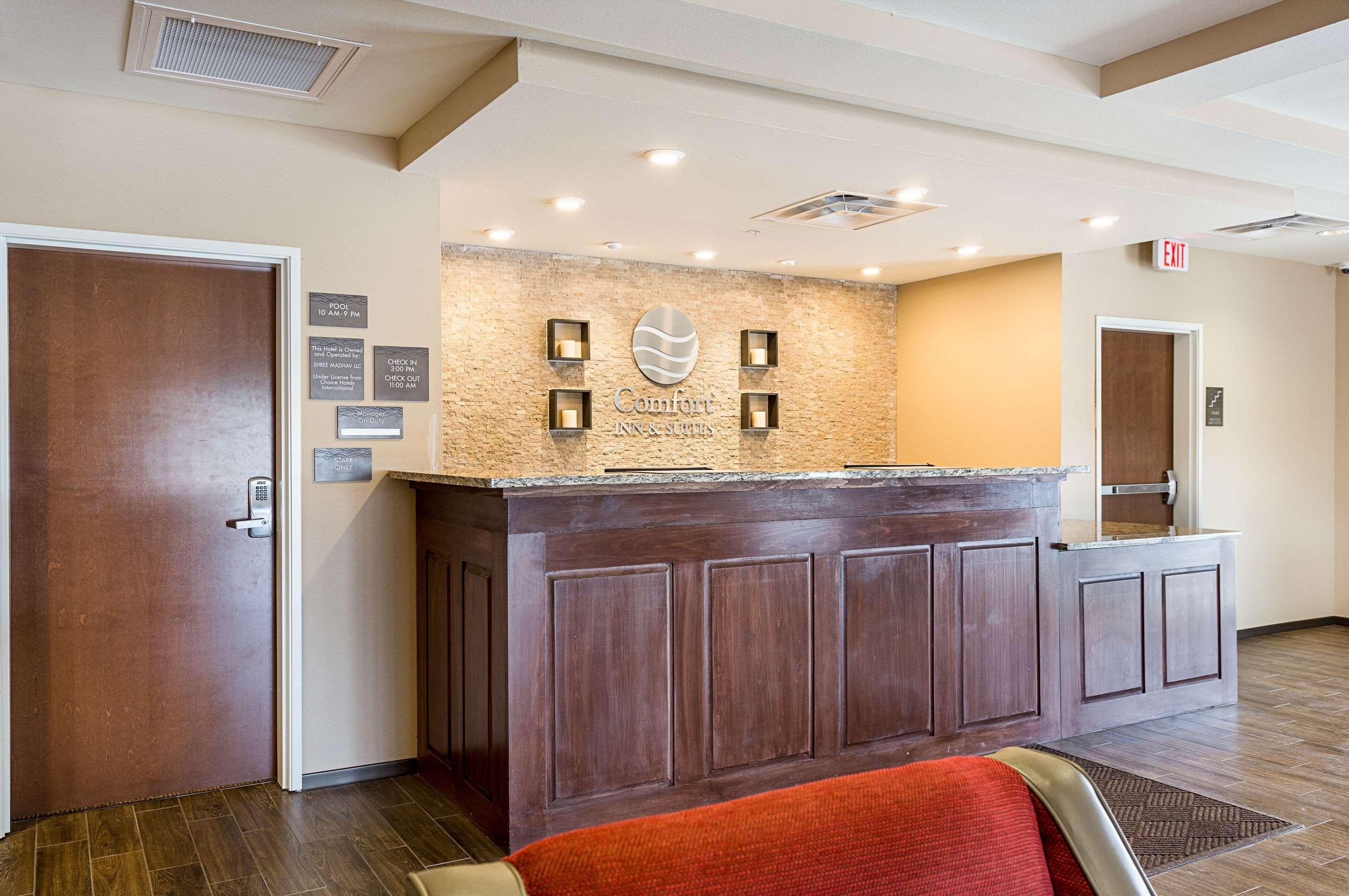 Comfort Inn & Suites Zachary Buitenkant foto